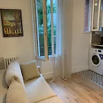 Paris: Central Luminous And Cozy Studio