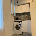 Paris: Central Luminous And Cozy Studio